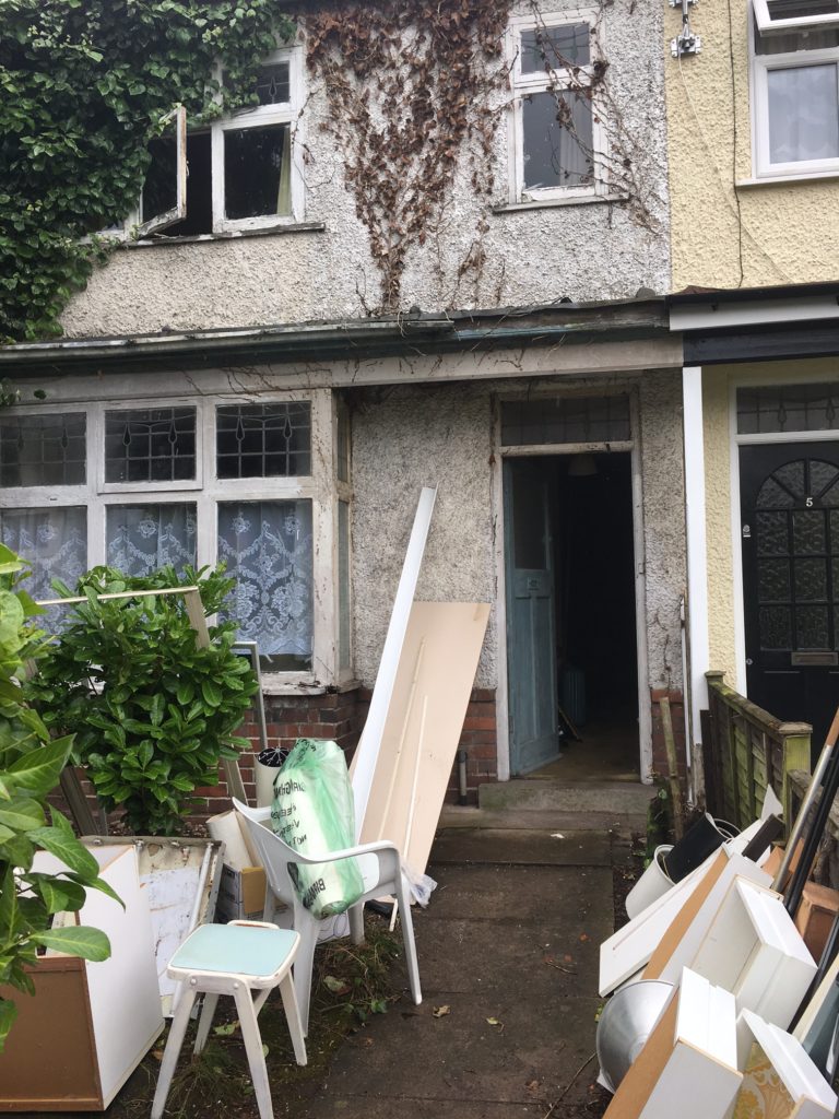 House clearance service in Sutton Coldfield 2017. Berkeley House Clearance in Wylde Green. Bereavement clearance service Sutton Coldfield. House is hoarded. Rubbish and waste has been removed from property bagged and ready to be loaded onto van.