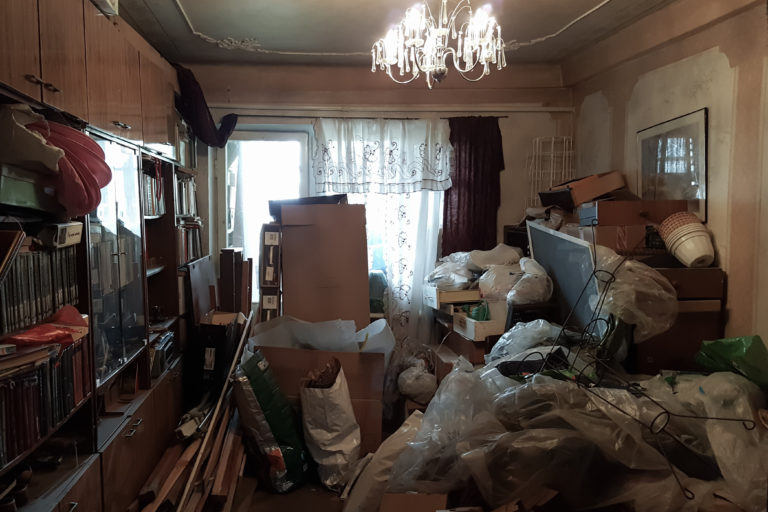 What is Compulsive Hoarding? And How To Stop It