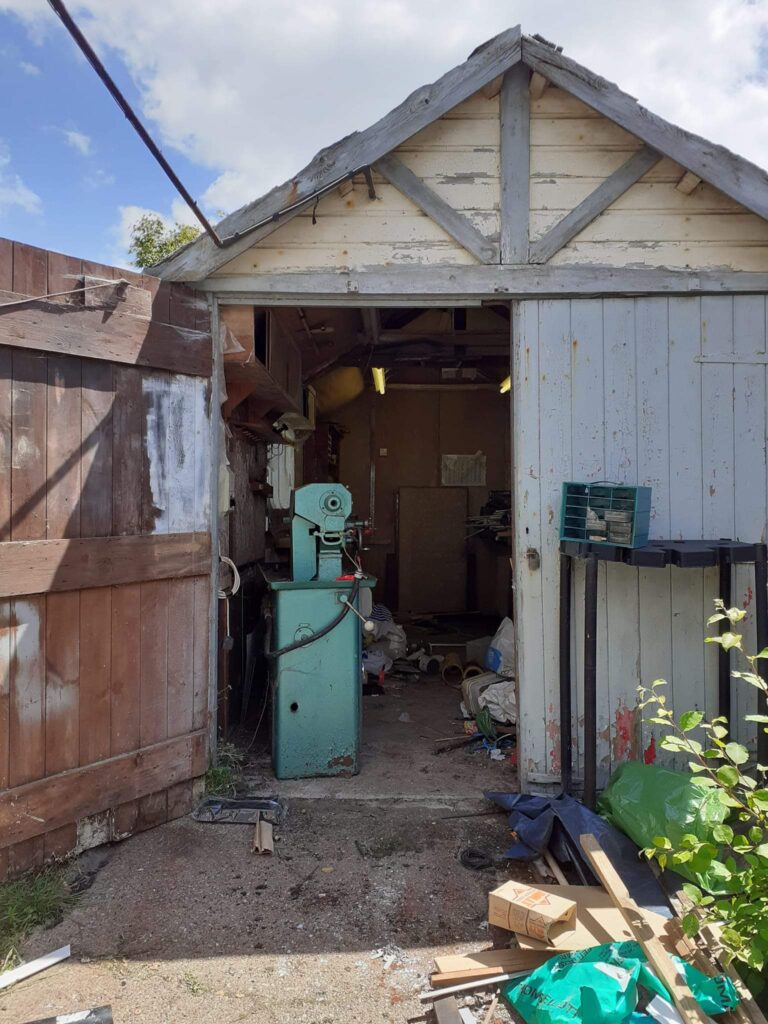 Walsall house clearance. Berkeley House Clearances at Walsall. Full house clearance and garage clearance service.