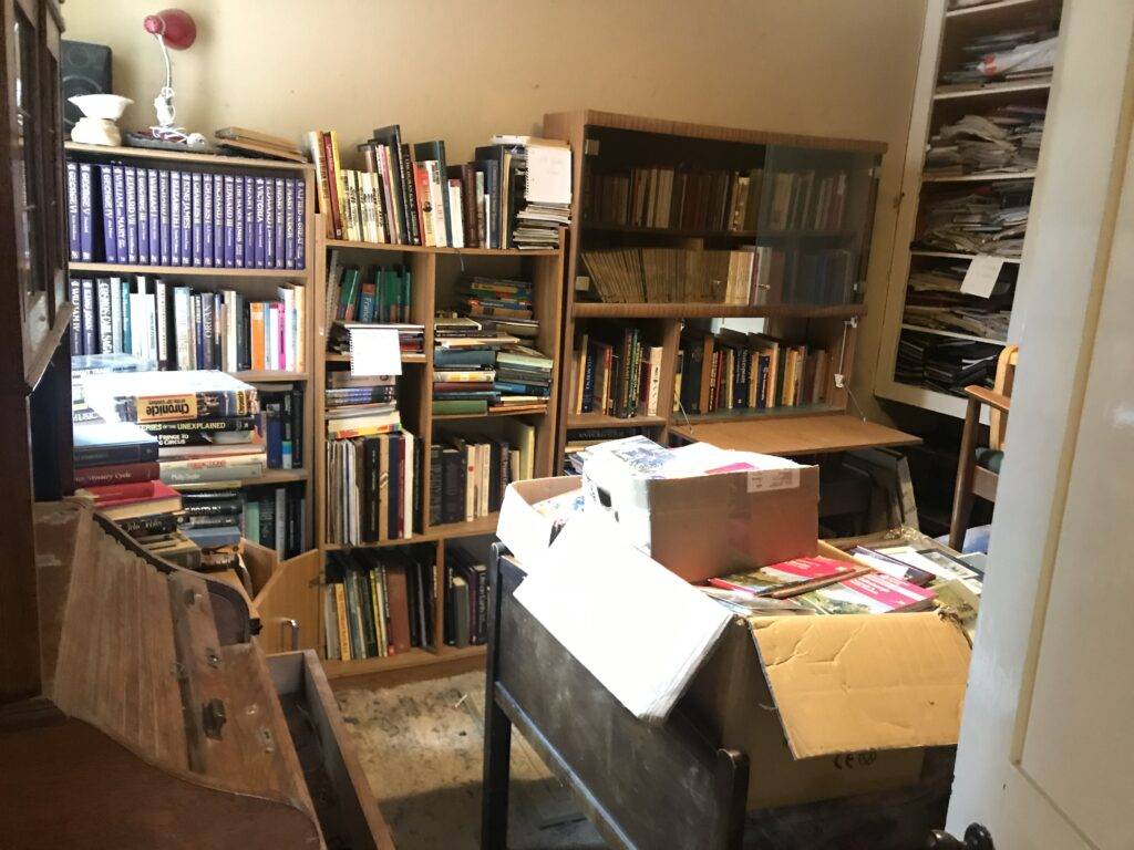 books to remove and recycle at a home in Henly in Arden.Henley in Arden house clearance and recycling services. Berkeley House Clearance.